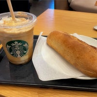 Photo taken at Starbucks by Yumi K. on 10/29/2022