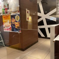 Photo taken at McDonald&amp;#39;s by カメハメハ 大. on 9/25/2022