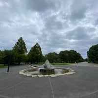 Photo taken at 舎人公園 噴水広場 by カメハメハ 大. on 8/29/2021