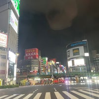 Photo taken at Shinjukuogado-W. Intersection by カメハメハ 大. on 10/2/2022