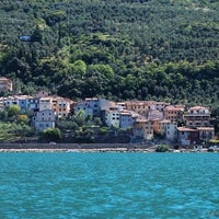 Das Foto wurde bei Marniga von Lago di Garda am 4/23/2013 aufgenommen