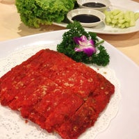 Photo taken at Miao Yi Vegetarian Restaurant by Kar Yan Y. on 8/3/2014