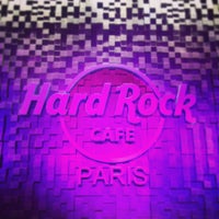 Photo taken at Hard Rock Cafe by Andrea C. on 5/1/2013