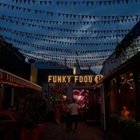Photo taken at Funky Dunky by Fox F. on 7/24/2019