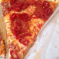 Снимок сделан в Rosco&#39;s Pizza пользователем Benjamin G. 4/12/2013