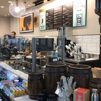Foto diambil di Peet&amp;#39;s Coffee &amp;amp; Tea oleh Faisal pada 7/1/2019