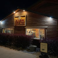 Foto diambil di Zion Ponderosa Ranch Resort oleh Tony C. pada 5/12/2022