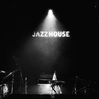 Photo taken at Jazzhouse by Peter G. on 7/10/2015