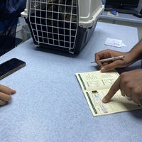 Foto tirada no(a) Alhamra Pet Care Clinic por Hanan🧜🏻‍♀️ em 3/22/2022