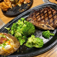 Photo taken at Outback Steakhouse by Woo W. on 8/15/2022
