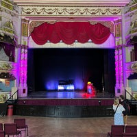 Снимок сделан в Morecambe Winter Gardens Theatre пользователем Tez I. 6/17/2023