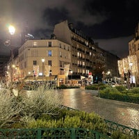 Photo taken at Neuilly-sur-Seine by تميُم بالضمه on 12/9/2023