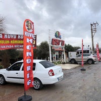 Photo taken at Esra Kuyu Kokoreç by Umit K. on 2/1/2019