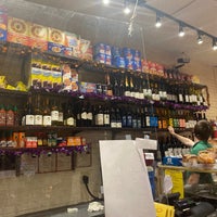Photo taken at Wisemiller&amp;#39;s Grocery &amp;amp; Deli by Os on 10/30/2021