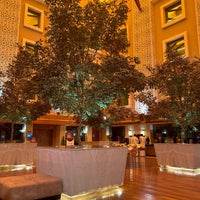 Das Foto wurde bei DoubleTree by Hilton Riyadh - Al Muroj Business Gate von Omar ♊️ ✈️ am 5/14/2024 aufgenommen