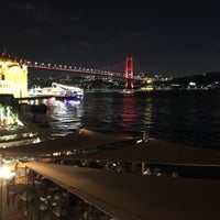 Das Foto wurde bei Cruise Lounge Bar at Radisson Blu Bosphorus Hotel von Orkun A. am 9/4/2016 aufgenommen
