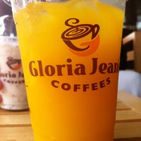 Photo taken at Gloria Jeans Coffees by Aggelos K. on 4/18/2013