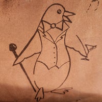 Foto tirada no(a) Le Penguin por Alan T. em 10/28/2023