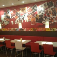Foto diambil di KFC oleh Eugene pada 12/20/2012