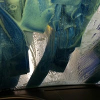 Foto tomada en Breezy&amp;#39;s Car Wash  por outlier f. el 5/24/2014