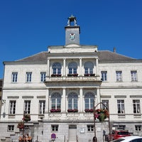 รูปภาพถ่ายที่ Hôtel Du Commerce โดย Jean-Michel C. เมื่อ 6/22/2019
