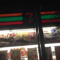 Photo taken at 7- Eleven by Manú Bunny G. on 10/13/2013