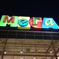 Photo prise au МЕГА Ростов-на-Дону / MEGA Mall par Толя О. le4/14/2013