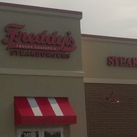 Photo taken at Freddy&amp;#39;s Steakburgers by Suzy H. on 8/8/2014