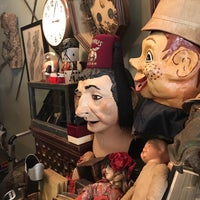 Photo taken at Obscura Antiques and Oddities by Anıl D. on 9/13/2016