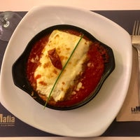 รูปภาพถ่ายที่ La Mafia se sienta a la mesa Bilbao - Zubiarte โดย Unai M. เมื่อ 4/5/2019