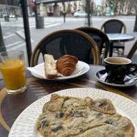Photo taken at Caffé Cambronne by Techi on 1/1/2023