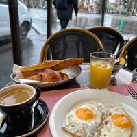 Photo taken at Caffé Cambronne by Techi on 1/2/2023