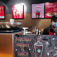 Photo taken at Starbucks by Techi on 11/9/2021
