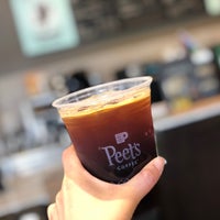 Foto tomada en Peet&amp;#39;s Coffee &amp;amp; Tea  por Yeaseul L. el 6/21/2019