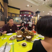 Photo taken at Jade Garden Restaurant by Up L. on 9/18/2022