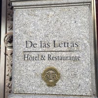 Foto diambil di Hotel de las Letras oleh Benjamin D. pada 12/21/2014