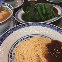 Photo taken at Mak&amp;#39;s Noodle by Peng Peng on 1/18/2021