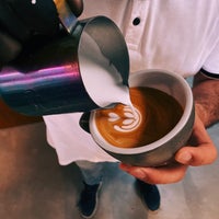 Foto tirada no(a) SENSES Specialty Coffee por &amp;#39; ®️ em 10/25/2019