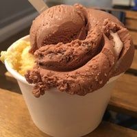 Photo taken at Small Batch Ice Cream by Tom R. on 9/13/2017