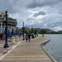 Photo taken at Georgetown Waterfront Park by ㅤㅤ Z. on 5/12/2024