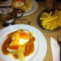 Foto tomada en Café Atenas  por Joana C. el 6/14/2013