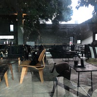 Photo taken at 186 Café &amp;amp; Bar by Mildchi🦖 on 8/19/2018