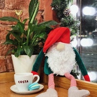 Photo taken at Costa Coffee by Daria J. on 12/3/2021