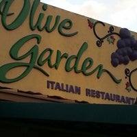 Photo taken at Olive Garden by Scott H. on 10/22/2012