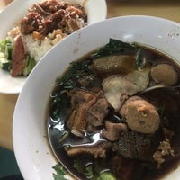 Photo taken at Rote Yiam Beef Noodle by Rukteeruk P. on 3/12/2021