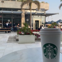 Foto tirada no(a) Starbucks por S AlOtaibi em 1/7/2022