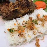 Photo taken at Viet Cuisine by Kaew_SKB🐵รักในหลวง on 7/5/2019