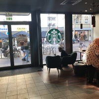 Photo taken at Starbucks by Manfred L. on 10/18/2018