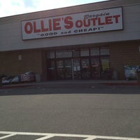 Photo taken at Ollie&amp;#39;s Bargain Outlet by LeRoy T. on 5/29/2013
