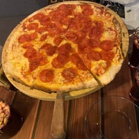 2/15/2022 tarihinde Kevin V.ziyaretçi tarafından La Re Pizza'de çekilen fotoğraf